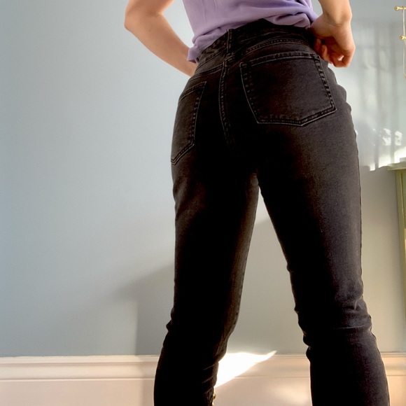 Simple basic black jeans - Picture 2 of 4